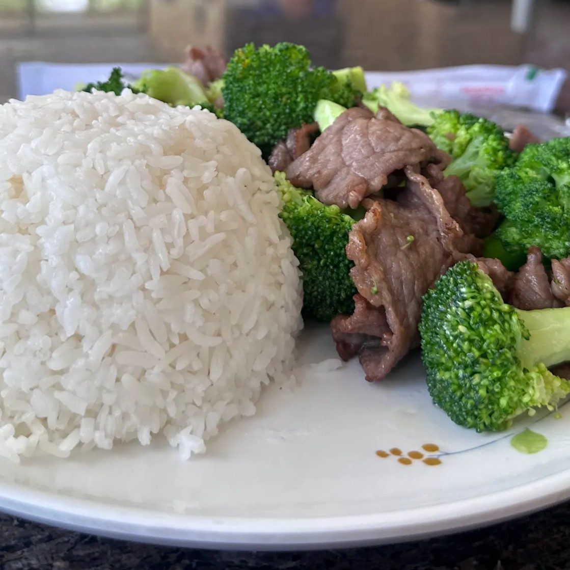 M20. Broccoli Beef with Rice.