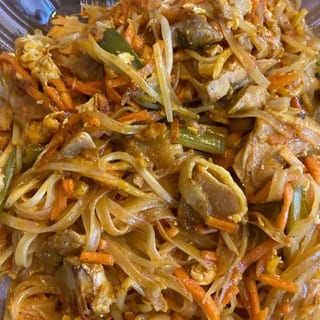 M15. Chicken Pad Thai