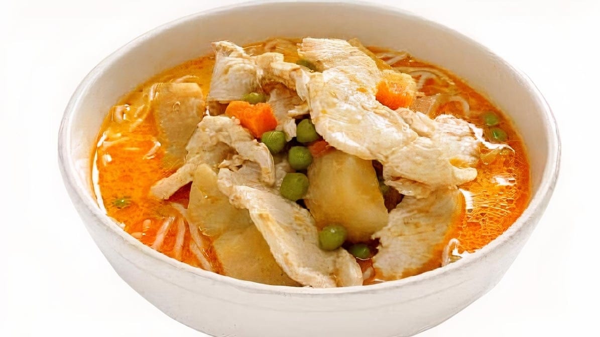 M12. Curry Chicken with Vermicelli.