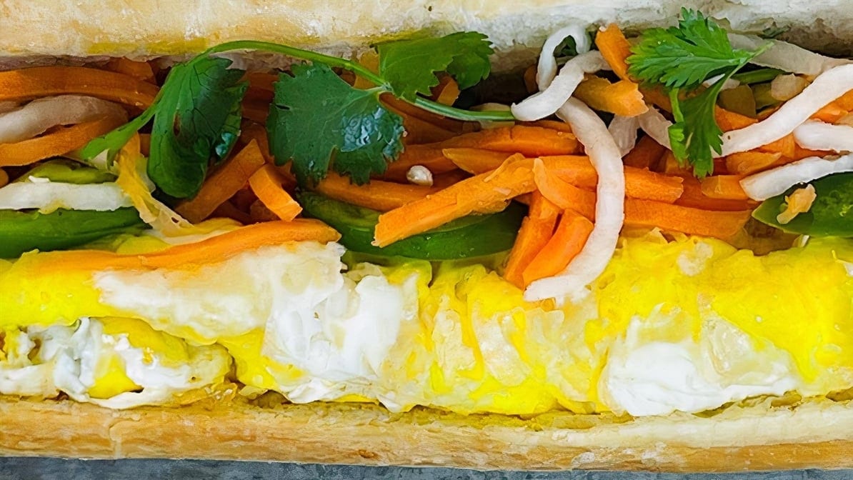 B6 Egg Baguette.