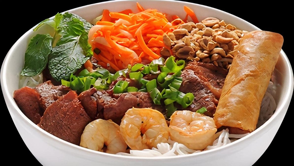 7. Shrimp, BBQ Pork & Egg Roll with Vermicelli.