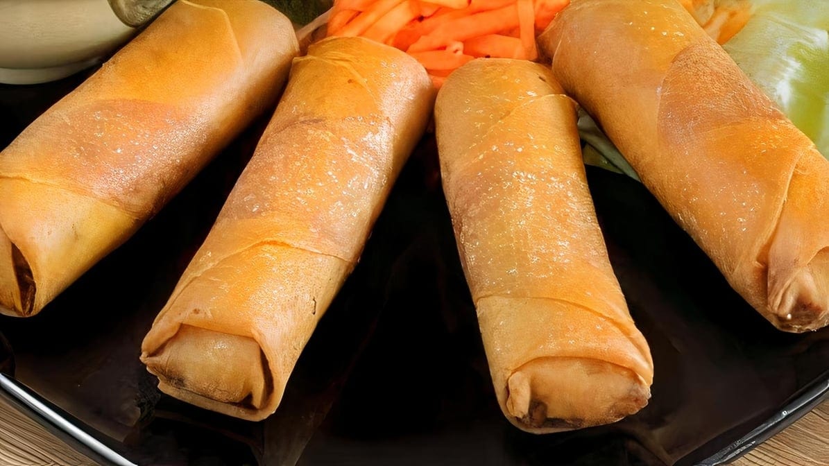 M28. Egg Rolls (4).