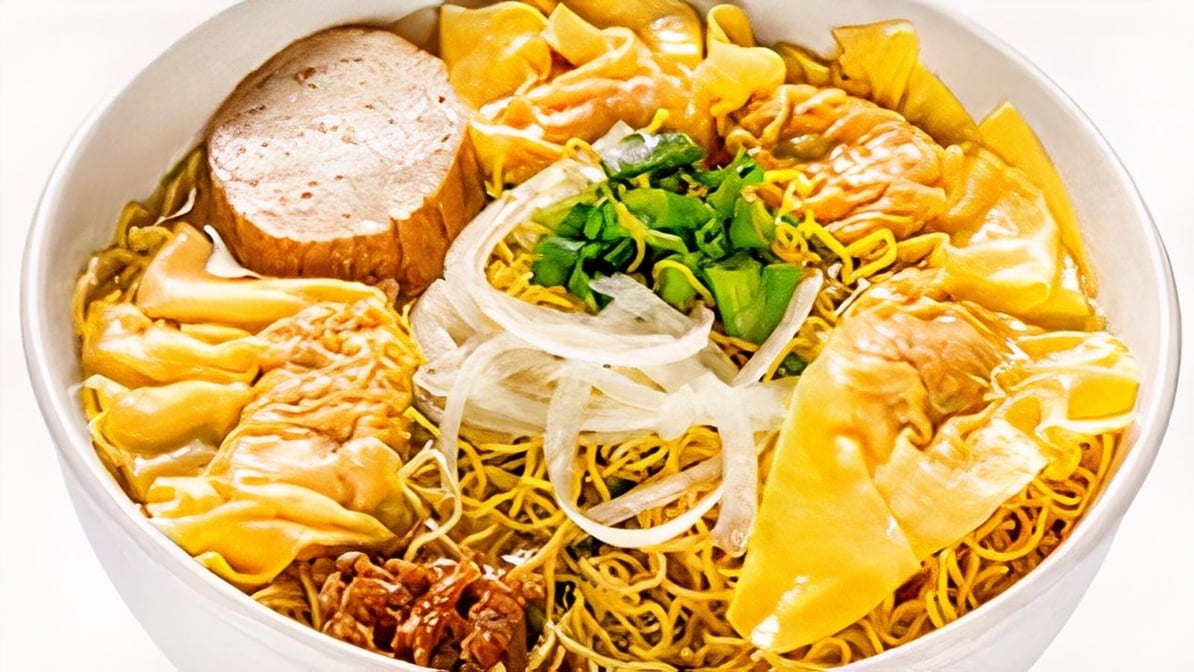 M10. Wonton Noodle Soup.
