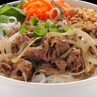 22. Sauteed Beef with Vermicelli